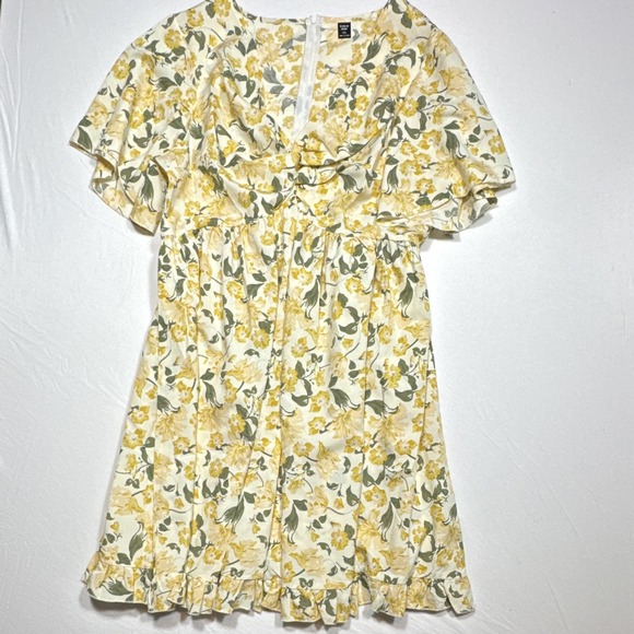 SHEIN CURVE Dresses & Skirts - SHEIN CURVE Women's 1XL Cream/Yellow/Green Floral A-Line V-Neck Flutter Dress